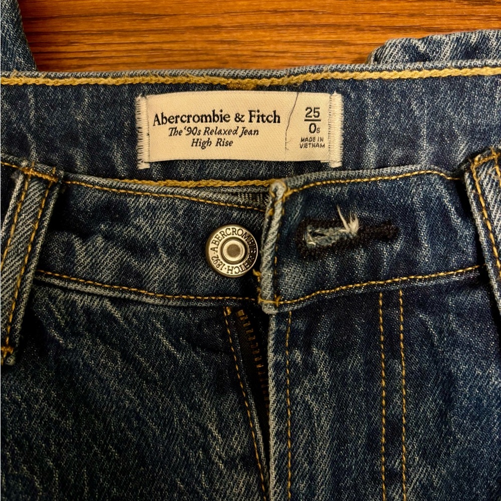 Abercrombie & Fitch High Rise Jeans 90s relaxed fit